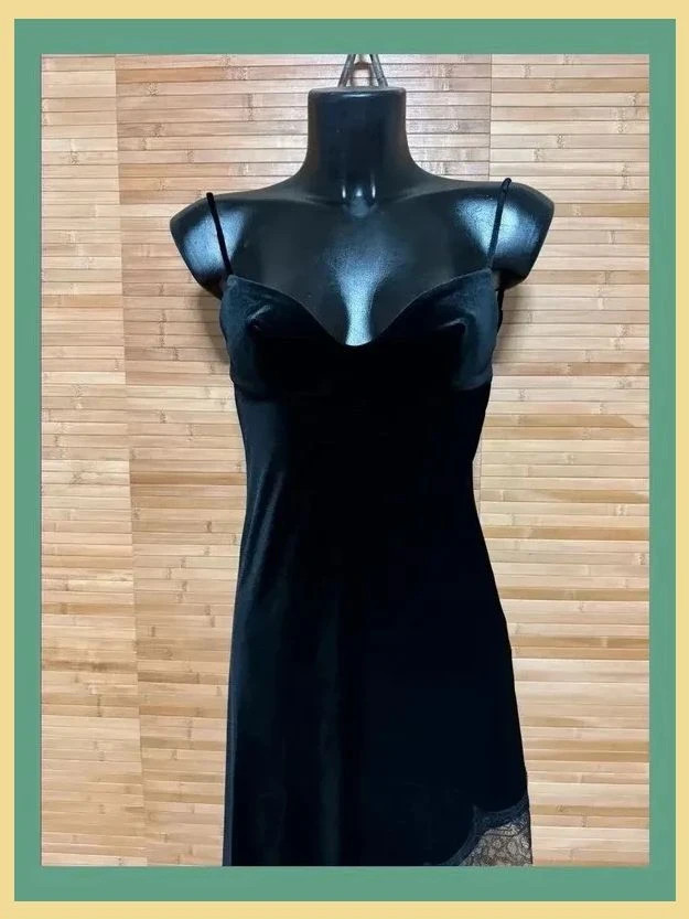 Divino vestido lencero de terciopelo y encaje de Zara ,talla XS 😍 – Zara – taille XS / 34 / 6 2