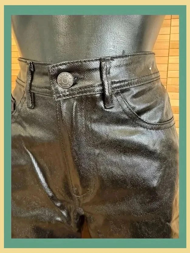Divino pantalón efecto cuero de marca Lefties , talla 44 😍 – Lefties – taille XXL / 44 / 16 5