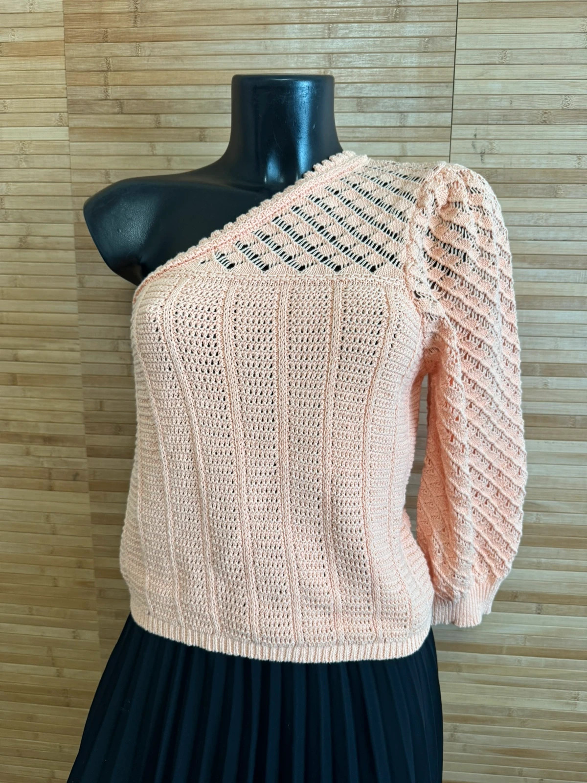 Top punto una manga de marca Mango talla XL 😍