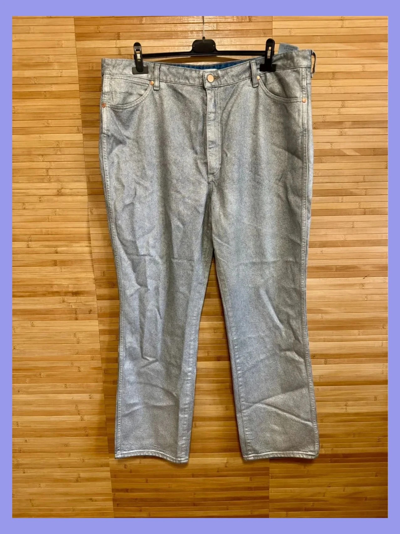 Divino vaquero Wrangler metalizado talla 46 😍