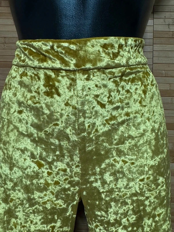 Divino pantalón ancho terciopelo marca Coosy talla S 😍 – Cossy – taille S / 36 / 8 4