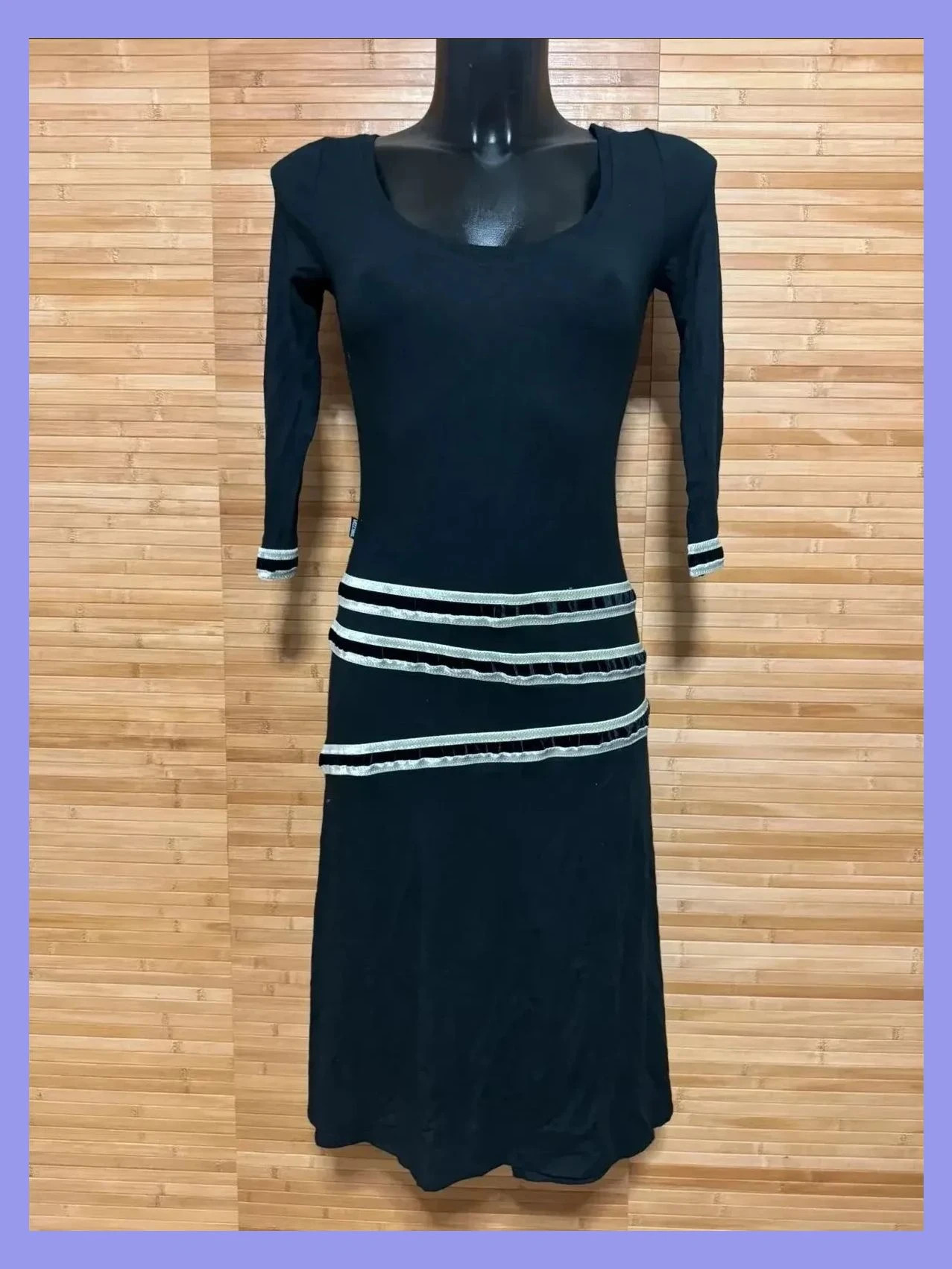 Divino vestido midi marca moshino jeans, elástico, talla 38 😍