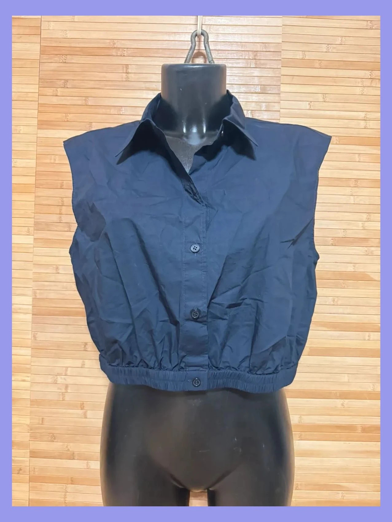 Divina camisa crop de marca Cos , talla 44 😍