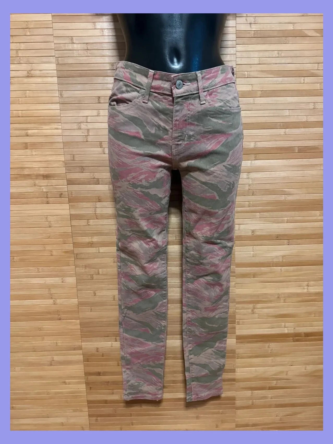 Vaquero estampado de Levis , talla 38 😍