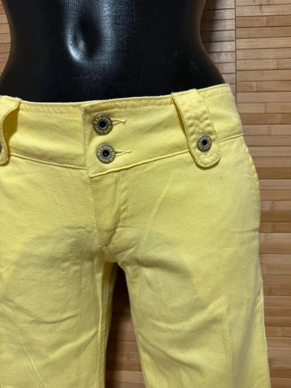 Espectacular vaquero vintage de Bershka, campana , tiro bajo , talla 34 😍 – Bershka – taille XS / 34 / 6 4