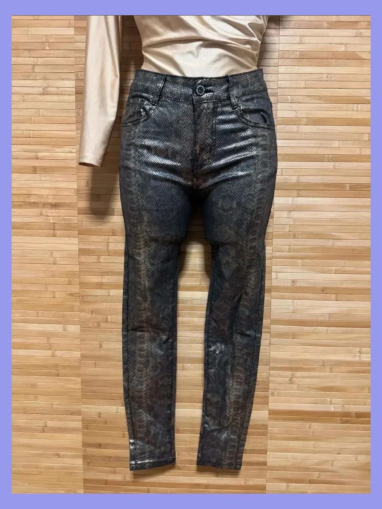 Vaquero pitillo metalizado animal print , marca Q2 , talla S 😍 – Q2 – taille S / 36 / 8 2