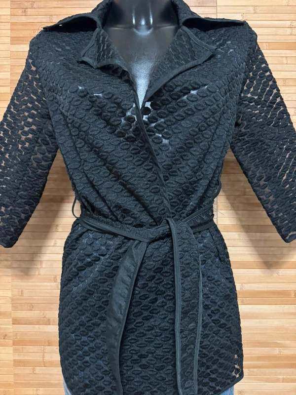 Blazer kimono encaje marca Flower by Charm’s talla S 😍 – Flower by Charm's – taille S / 36 / 8 2