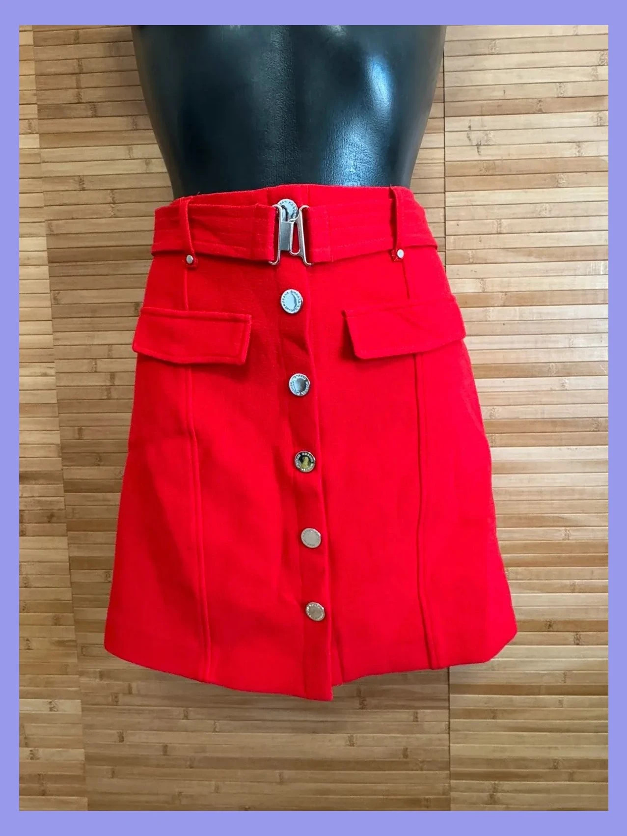 Divina mini falda roja de morgan , talla 36 😍