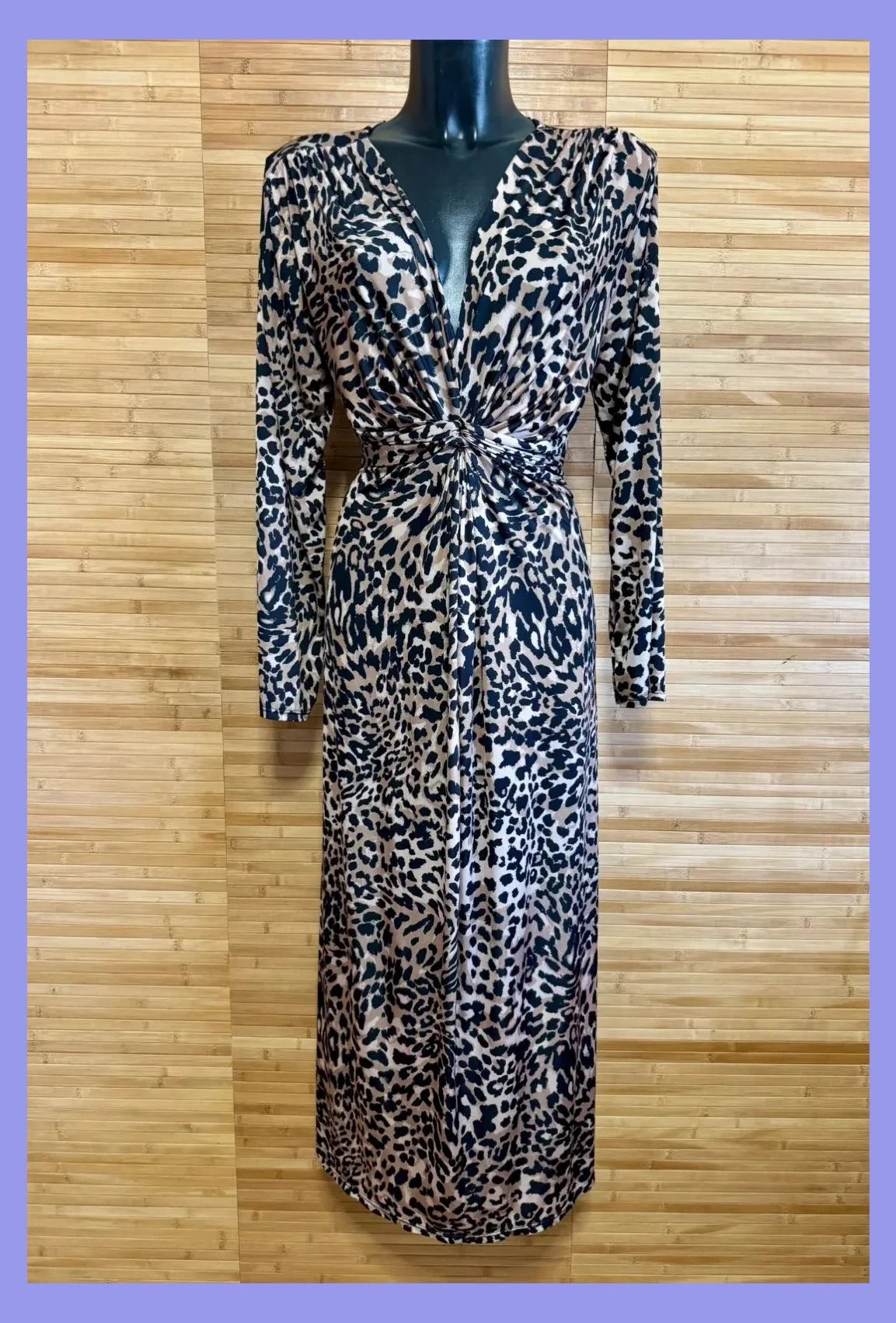 Divino vestido animal print , tela muy elástica, talla única para XL 😍
