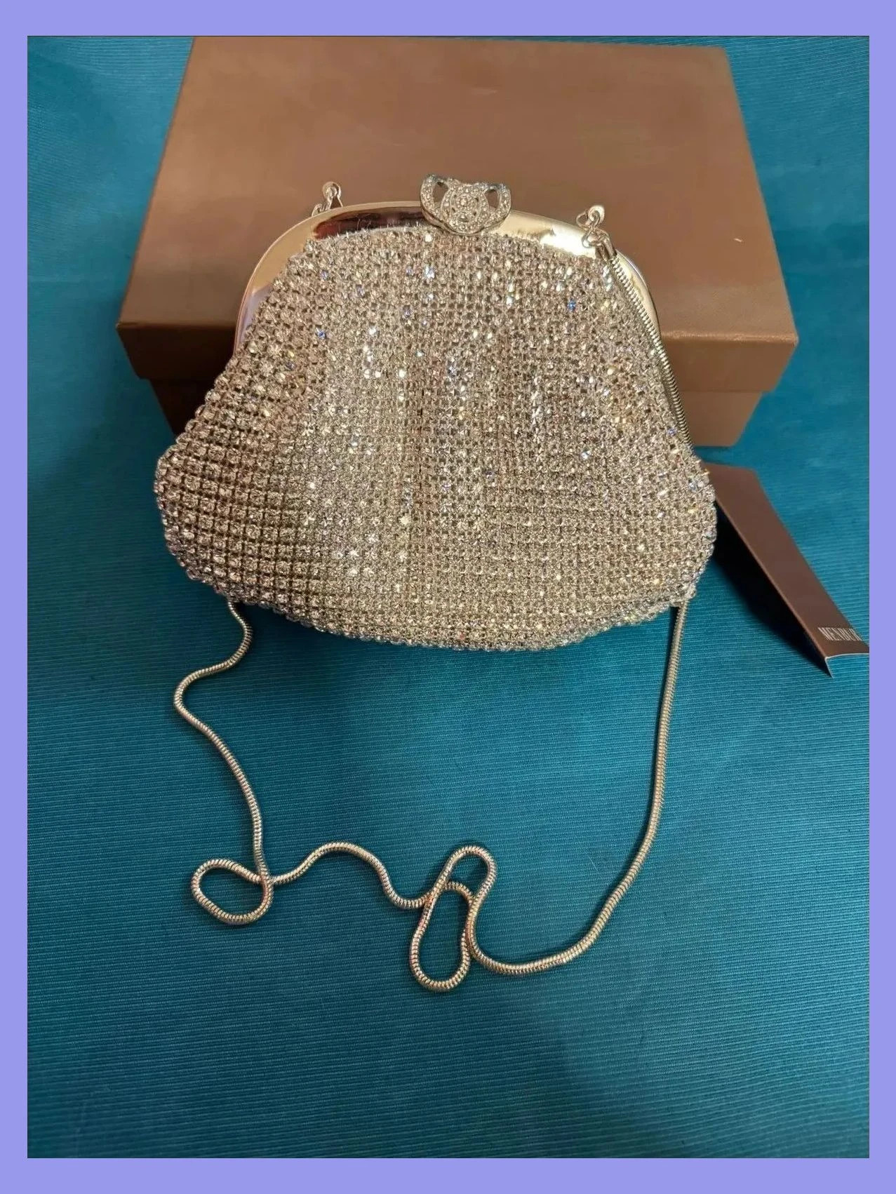 Espectacular bolsito pedreria cristal , color plateado 😍 – Menbur 2