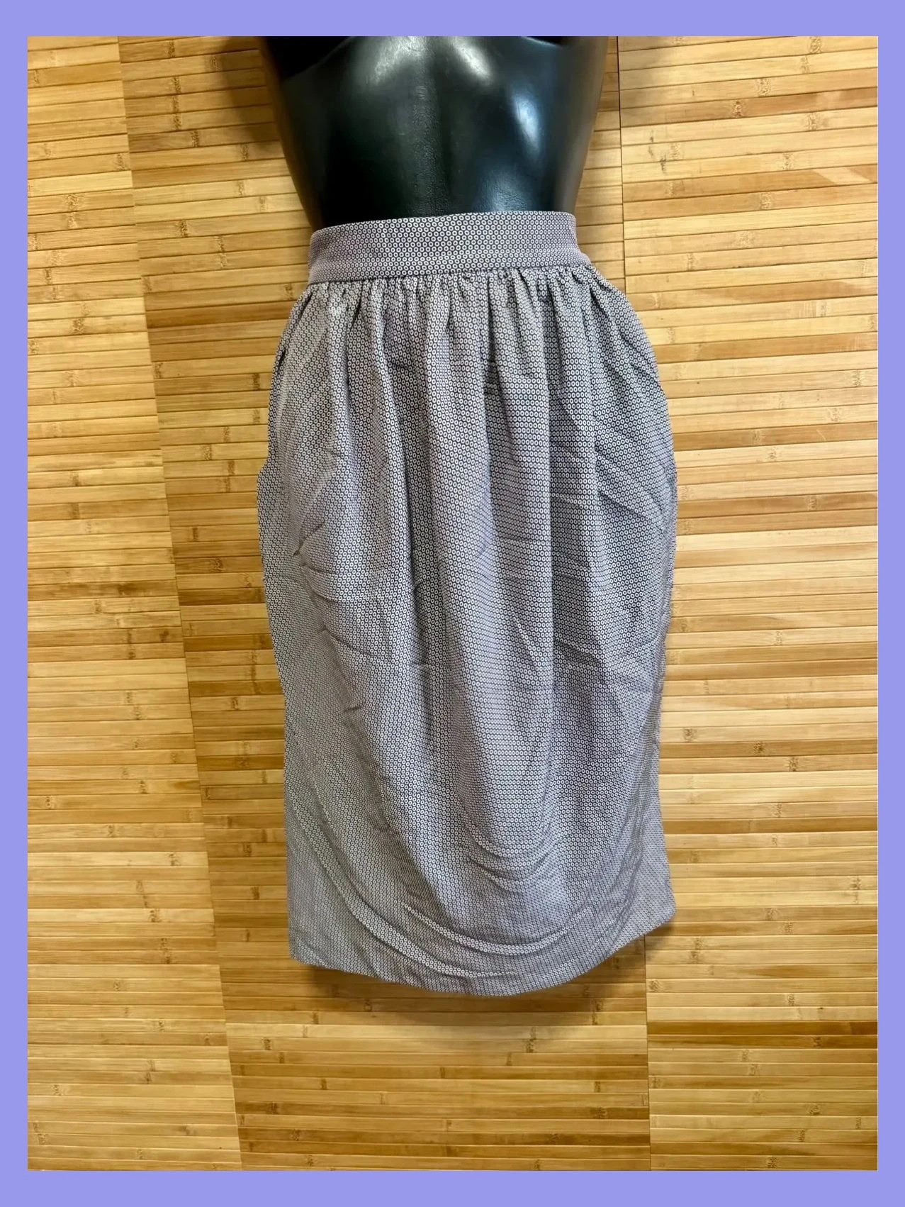 Espectacular falda seda 100% de la marca Lanvin , vintage , talla 40 😍
