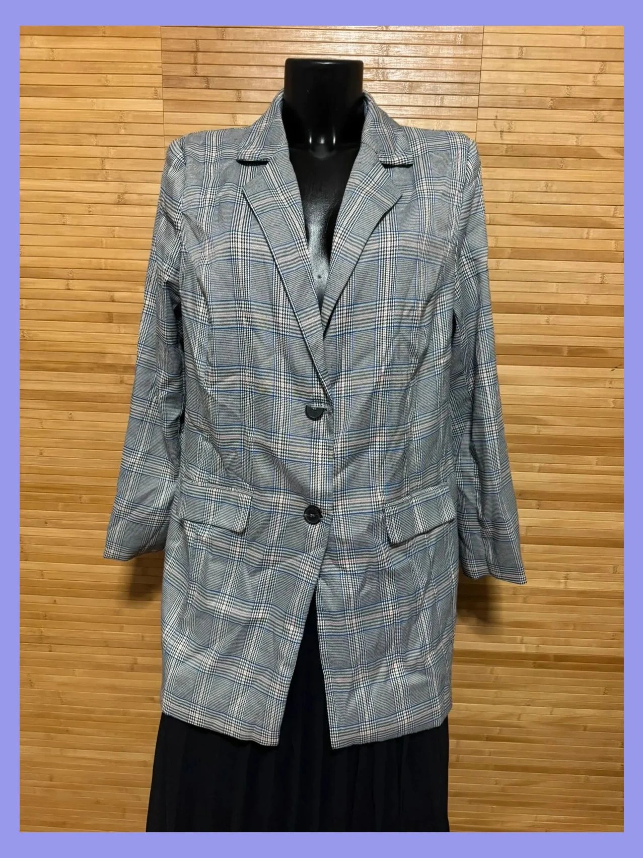Divino blazer cuadros talla 46 , un botón está partido 😍