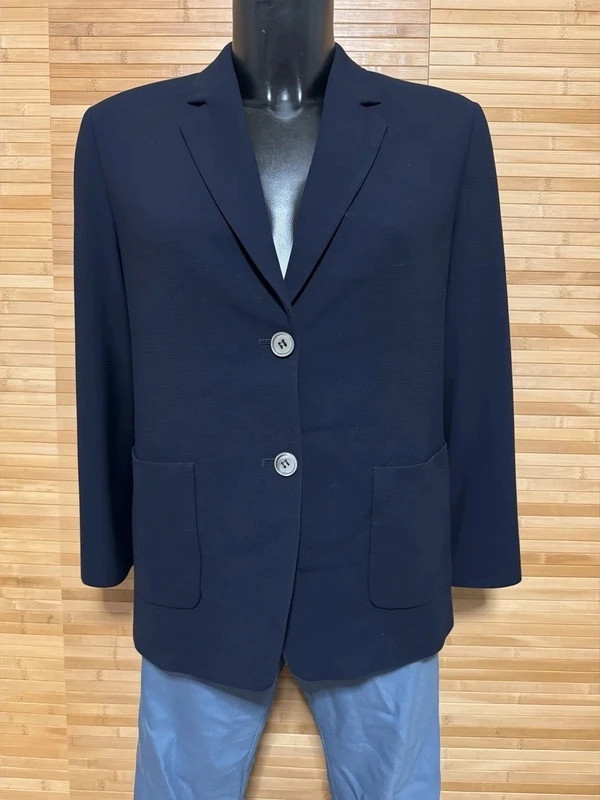 Divino blazer vintage de MaxMara talla 44 , 53% lana 😍