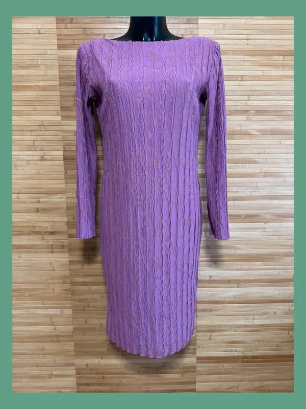Divino vestido corte recto de Zara , talla S , elástico 😍