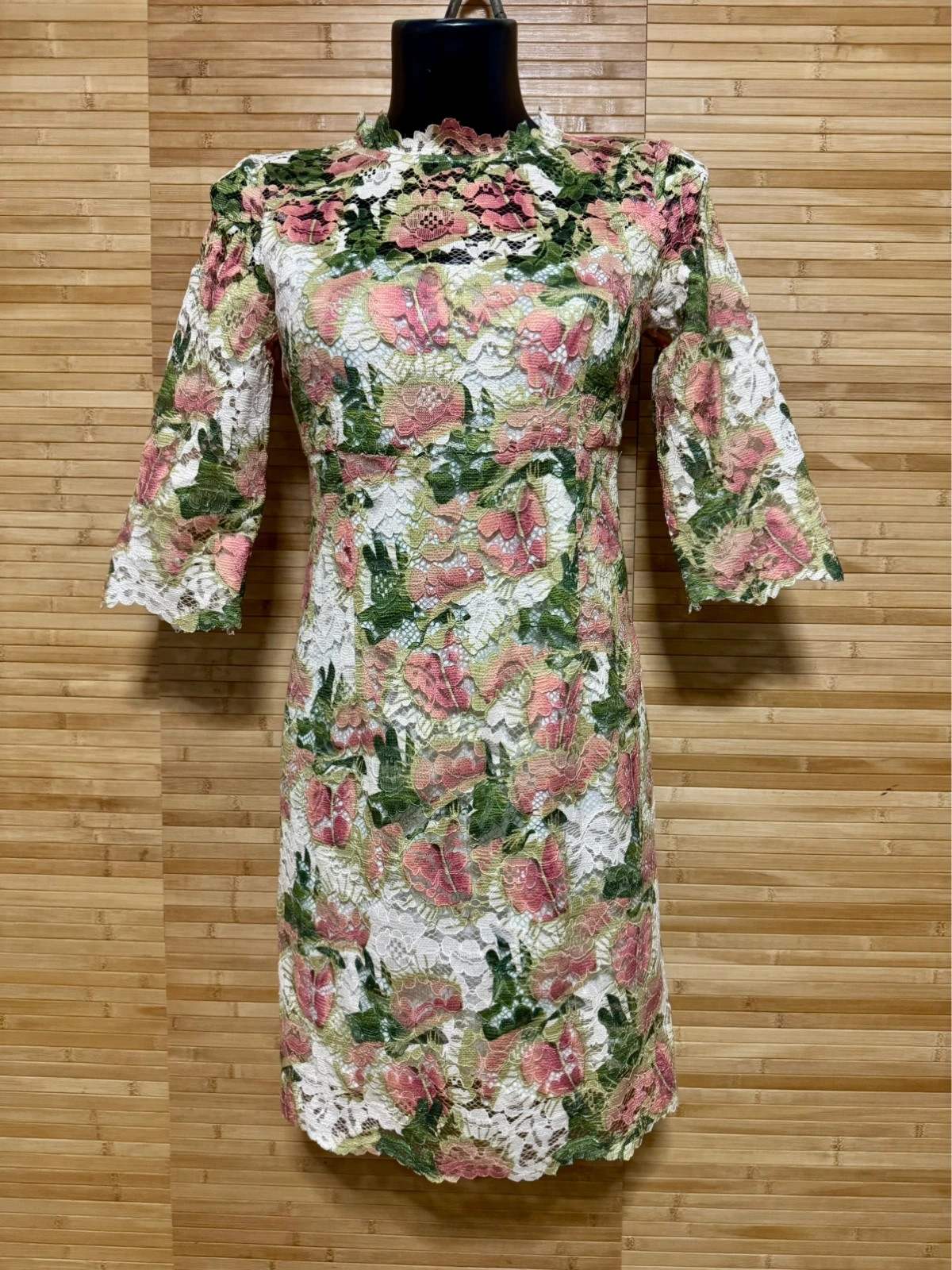 Espectacular vestido encaje de Adolfo Domínguez talla 38 😍
