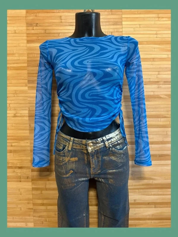 Divino top tul elástico de marca Sinsay , talla S 😍