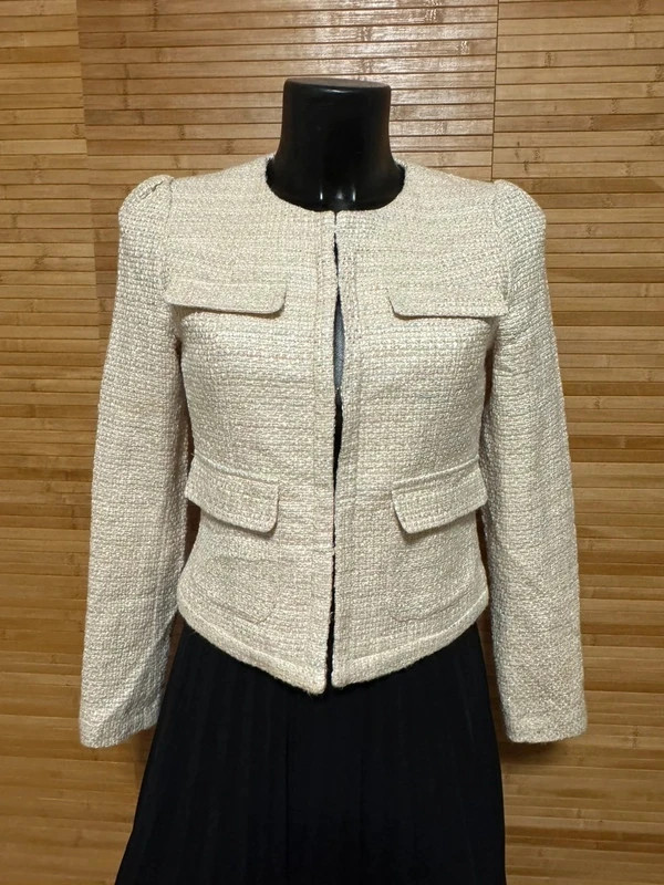 Divino blazer marca Morgan tela tweed talla 38 😍