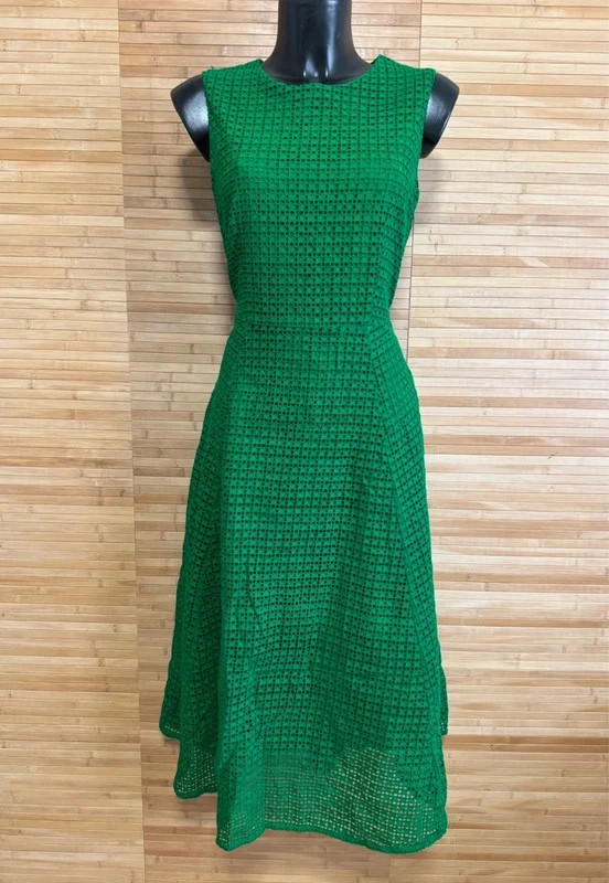 Divino vestido algodón bordado de Jasper Conran talla 40 😍