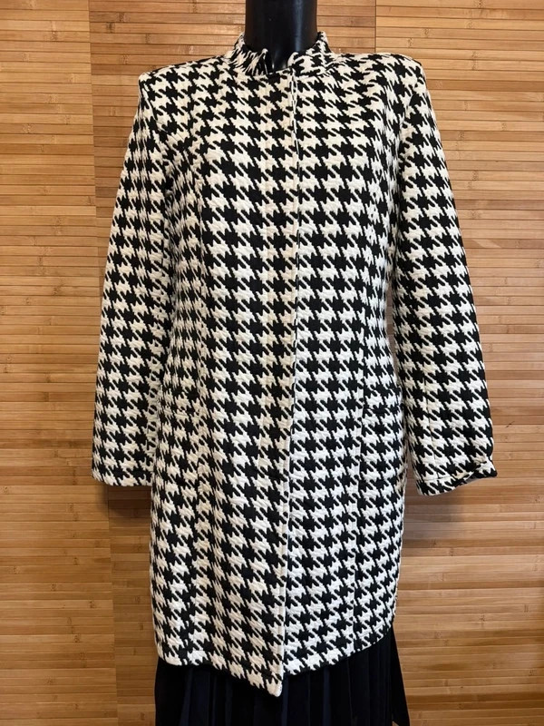 Divina chaqueta blazer de Angelle Milán talla XXL 😍