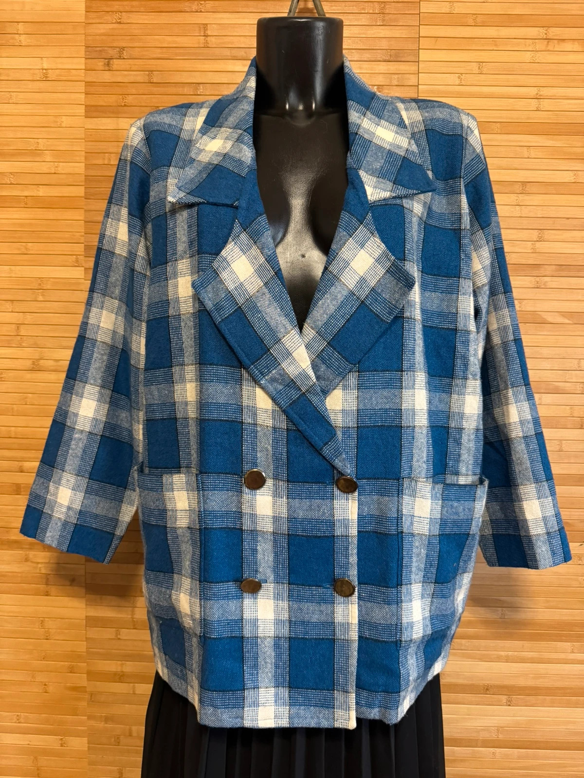 Espectacular blazer vintage de lana , talla única para L/XL 😍