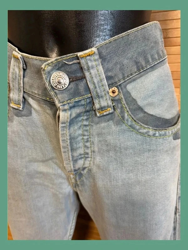 Divino vaquero Levis campana , edición especial talla 44 😍 – Levi's – taille XXL / 44 / 16 5