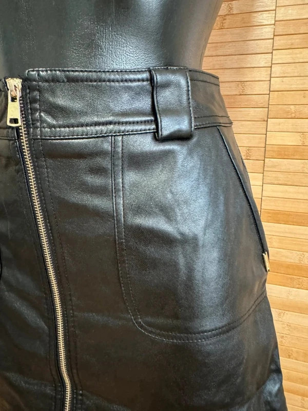 Mini falda piel vegana de Roberto Torretta talla 40 😍 – ROBERTO TORRETTA – taille L / 40 / 12 3