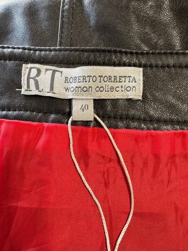 Mini falda piel vegana de Roberto Torretta talla 40 😍 – ROBERTO TORRETTA – taille L / 40 / 12 4