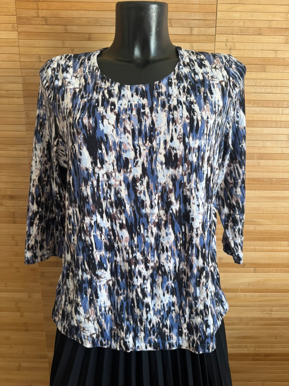 Divina blusa estampada marca eastex talla 46 😍