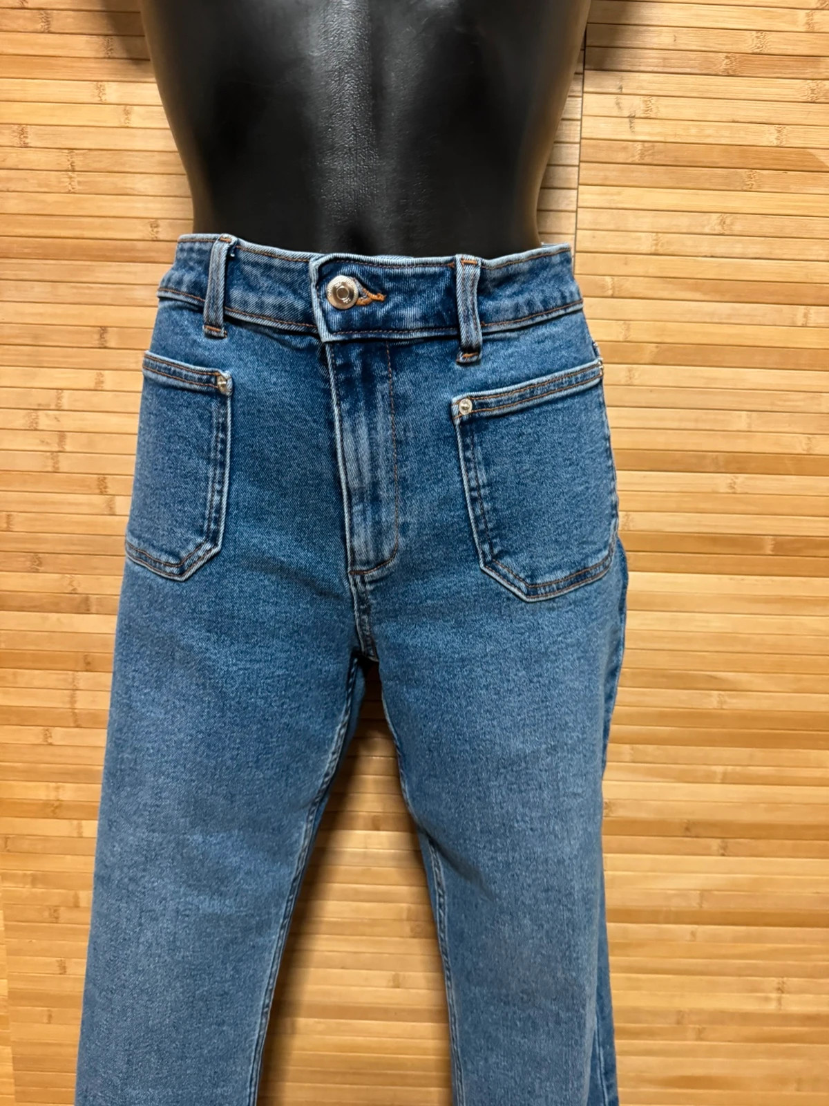 Vaquero croped elástico de Zara , talla 40 😍 – Zara – taille L / 40 / 12 3