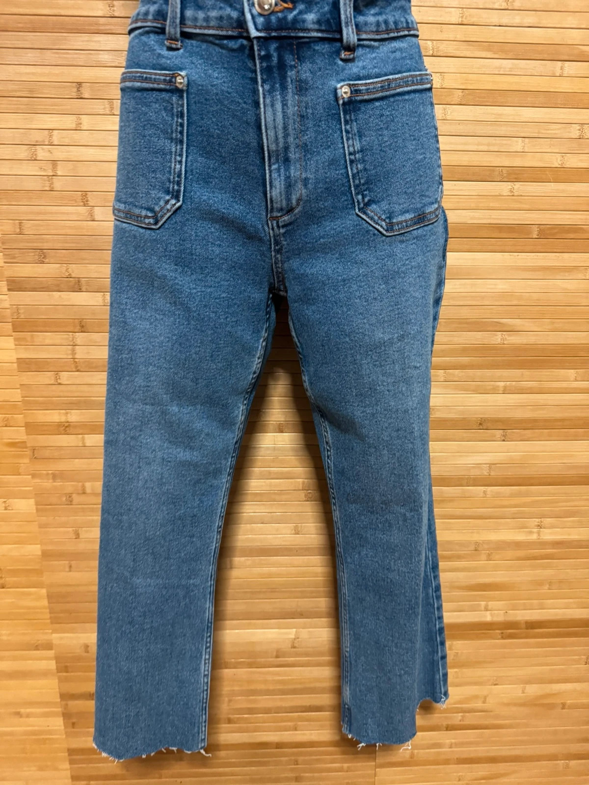 Vaquero croped elástico de Zara , talla 40 😍 – Zara – taille L / 40 / 12 2