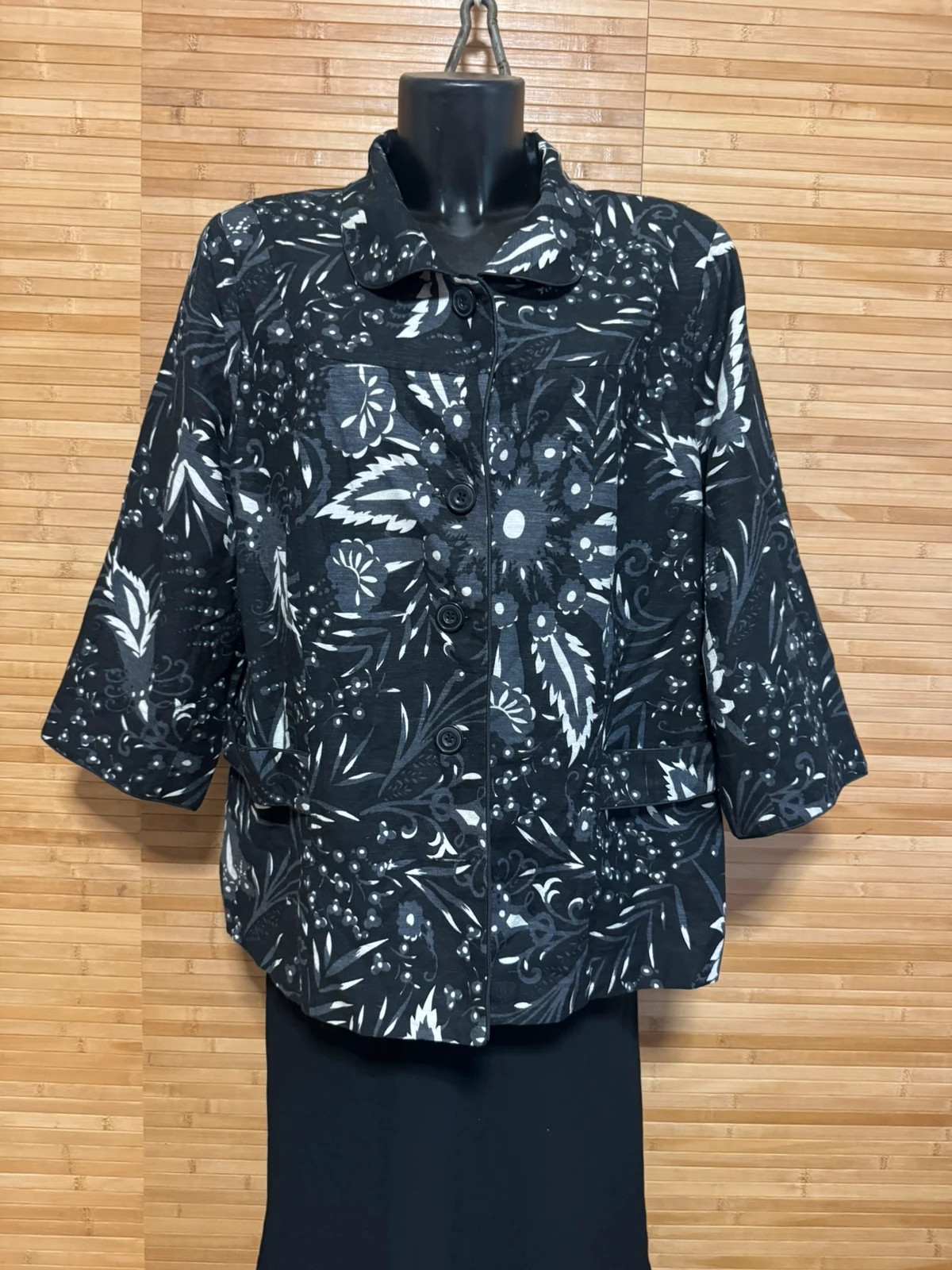 Espectacular blazer 100% seda , marca Fusión talla única grande 😍