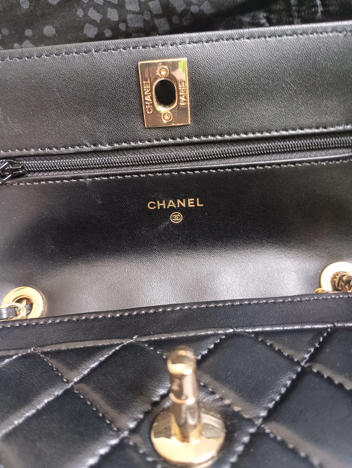 Chanel sac à main matelassé chaîne dorée 7