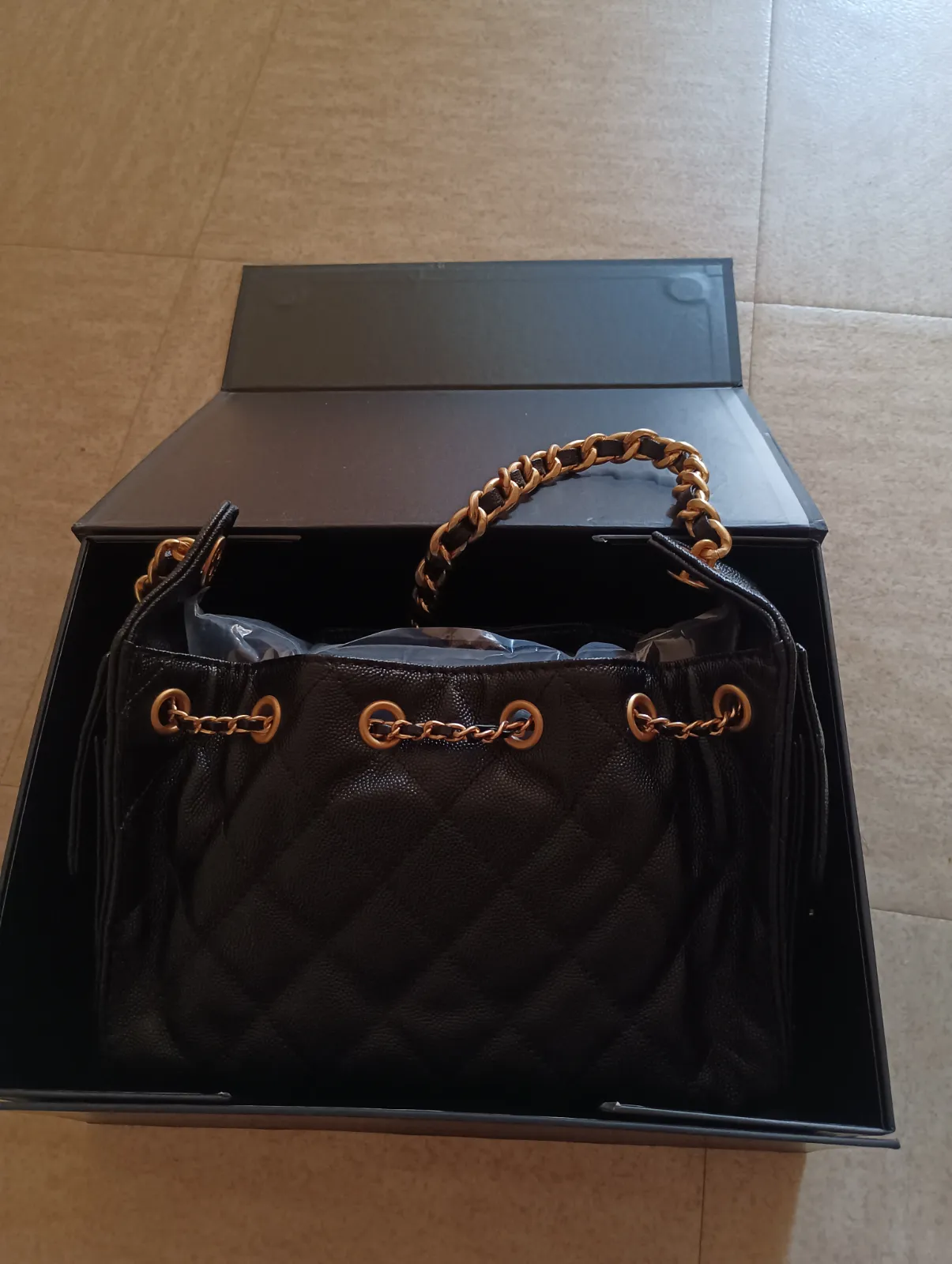 Chanel sac à main chaîne dorée noir 8