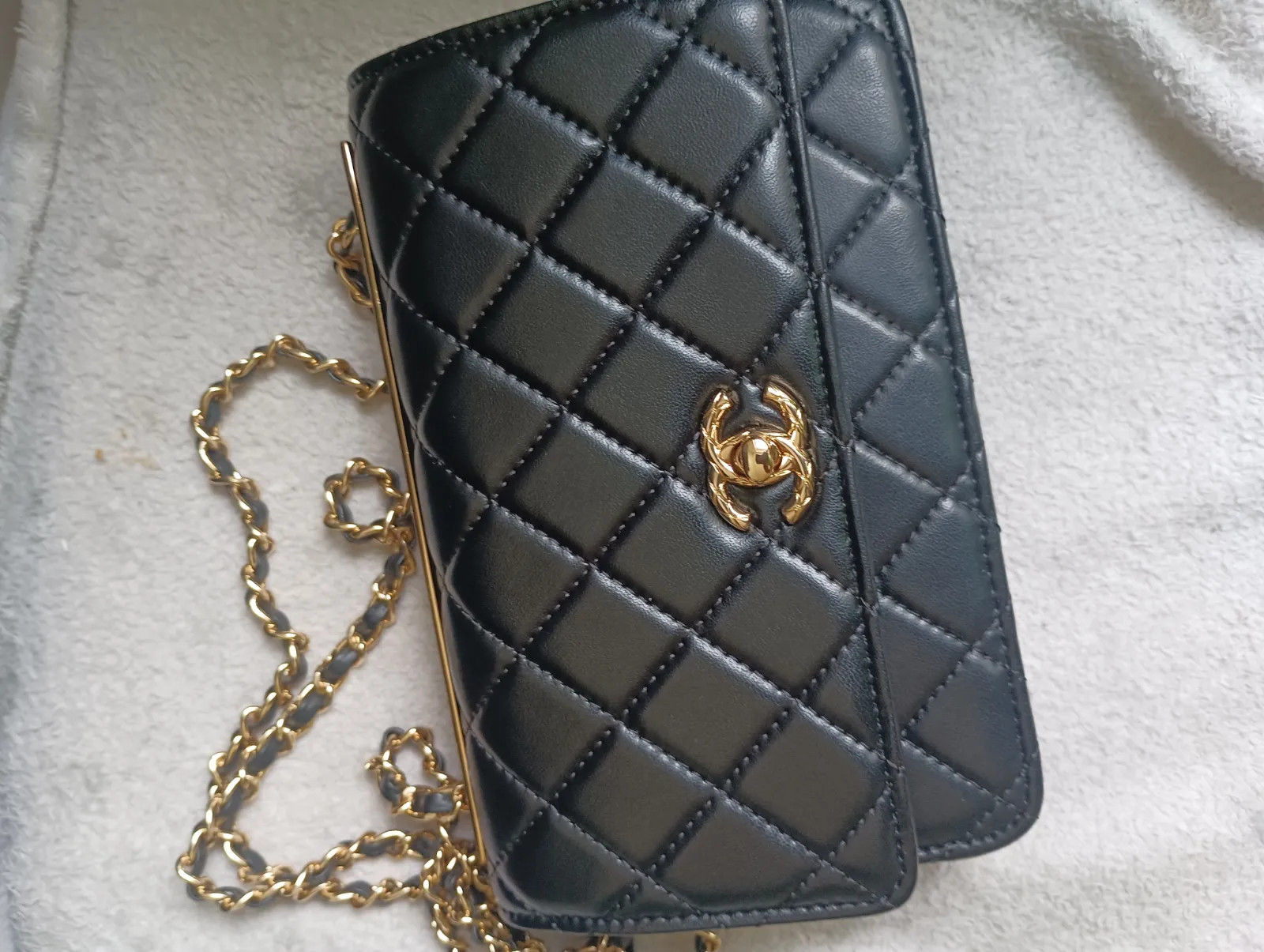 Chanel sac à main matelassé chaîne dorée 5