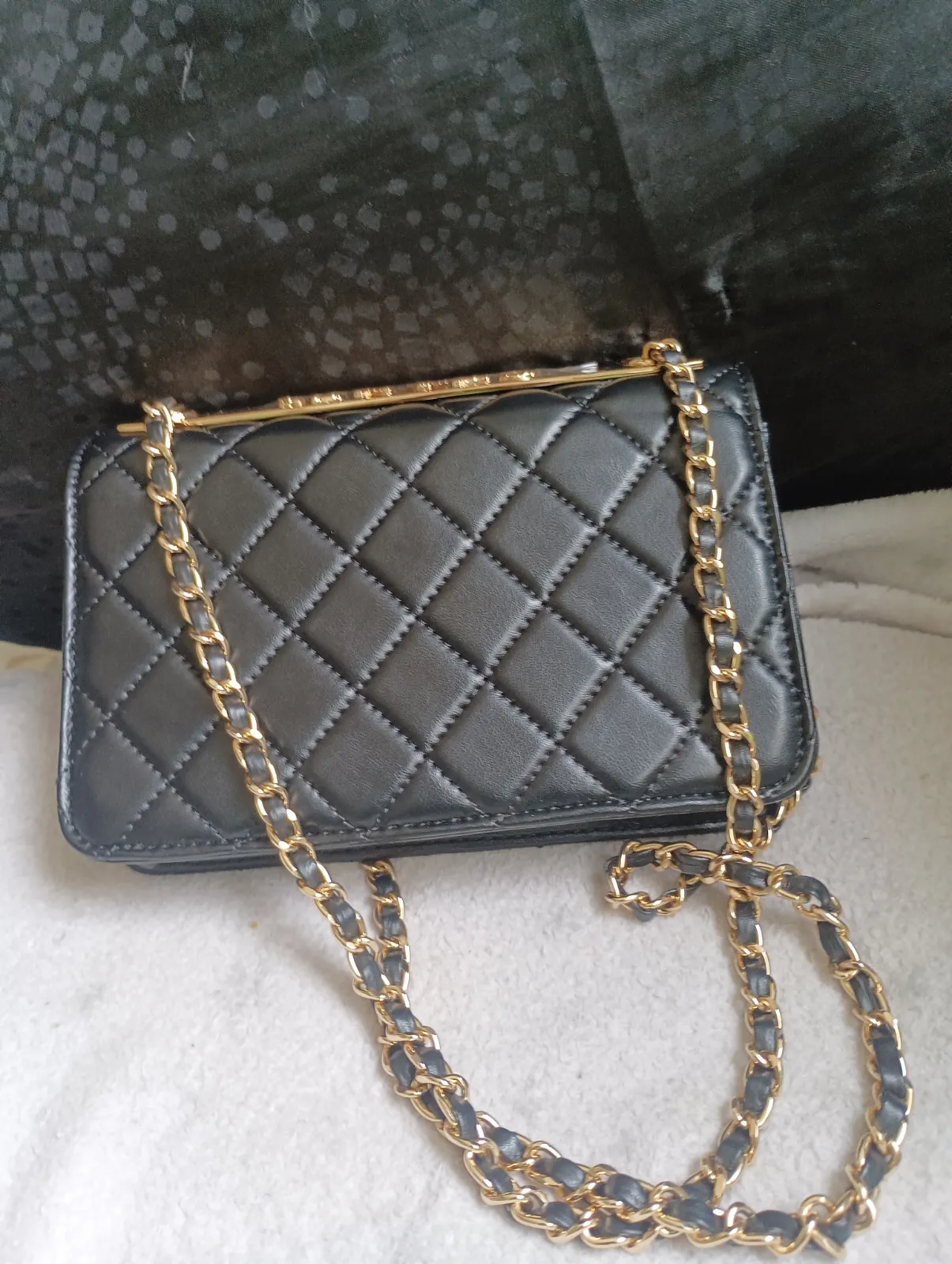 Chanel sac à main matelassé chaîne dorée 2
