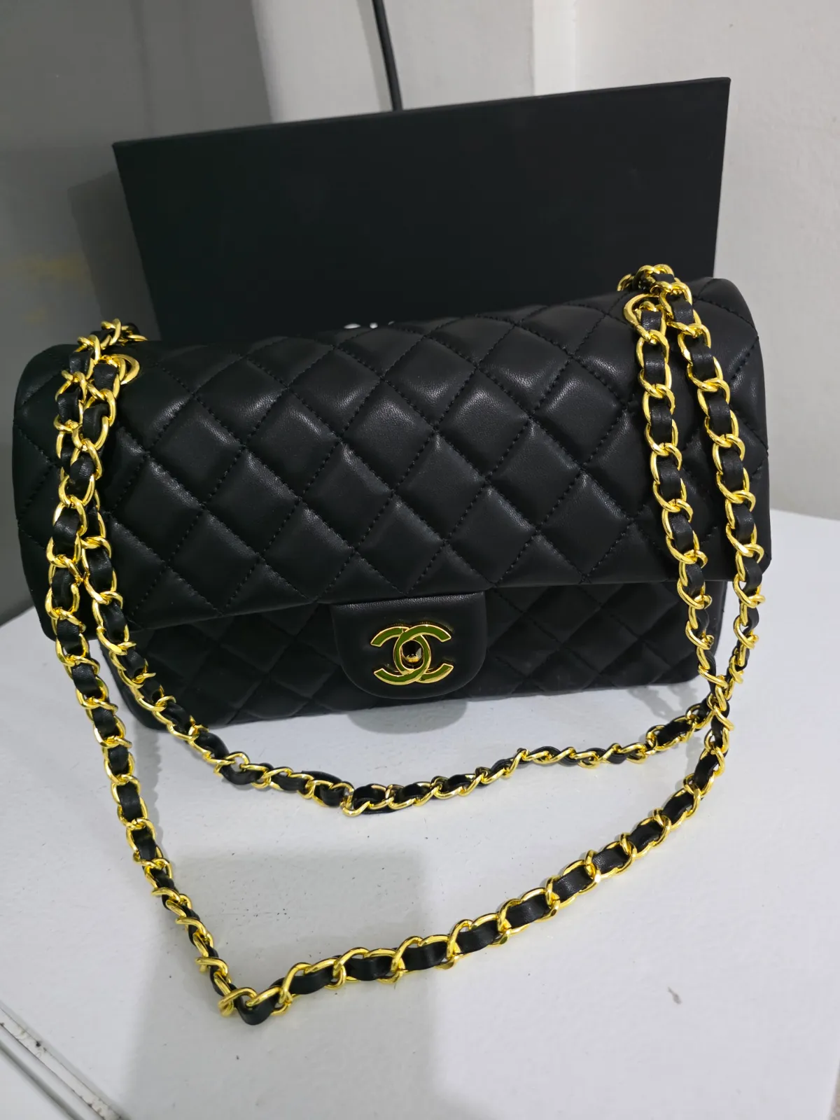 Chanel Flap Bag Matelassé Noir Chaîne Dorée