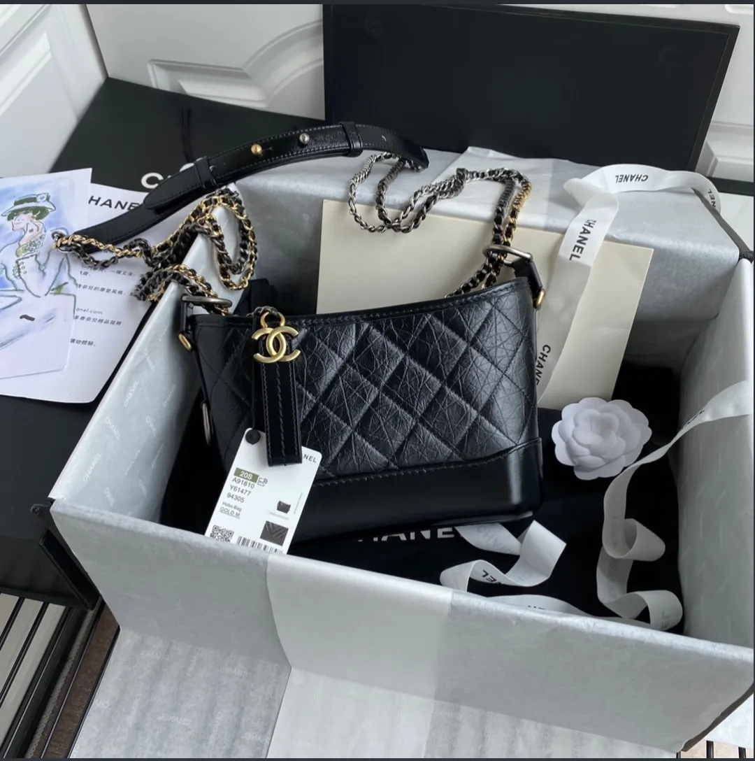 Chanel sac à main chaîne dorée noir