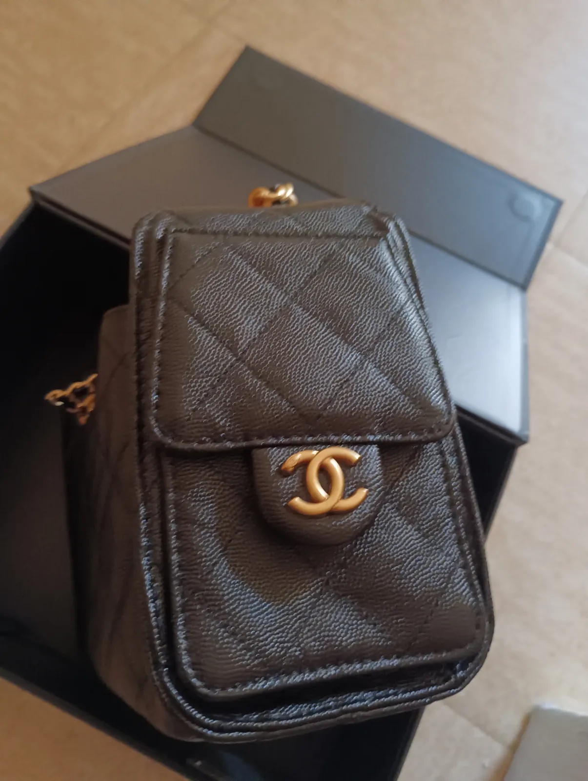 Chanel sac à main chaîne dorée noir 4