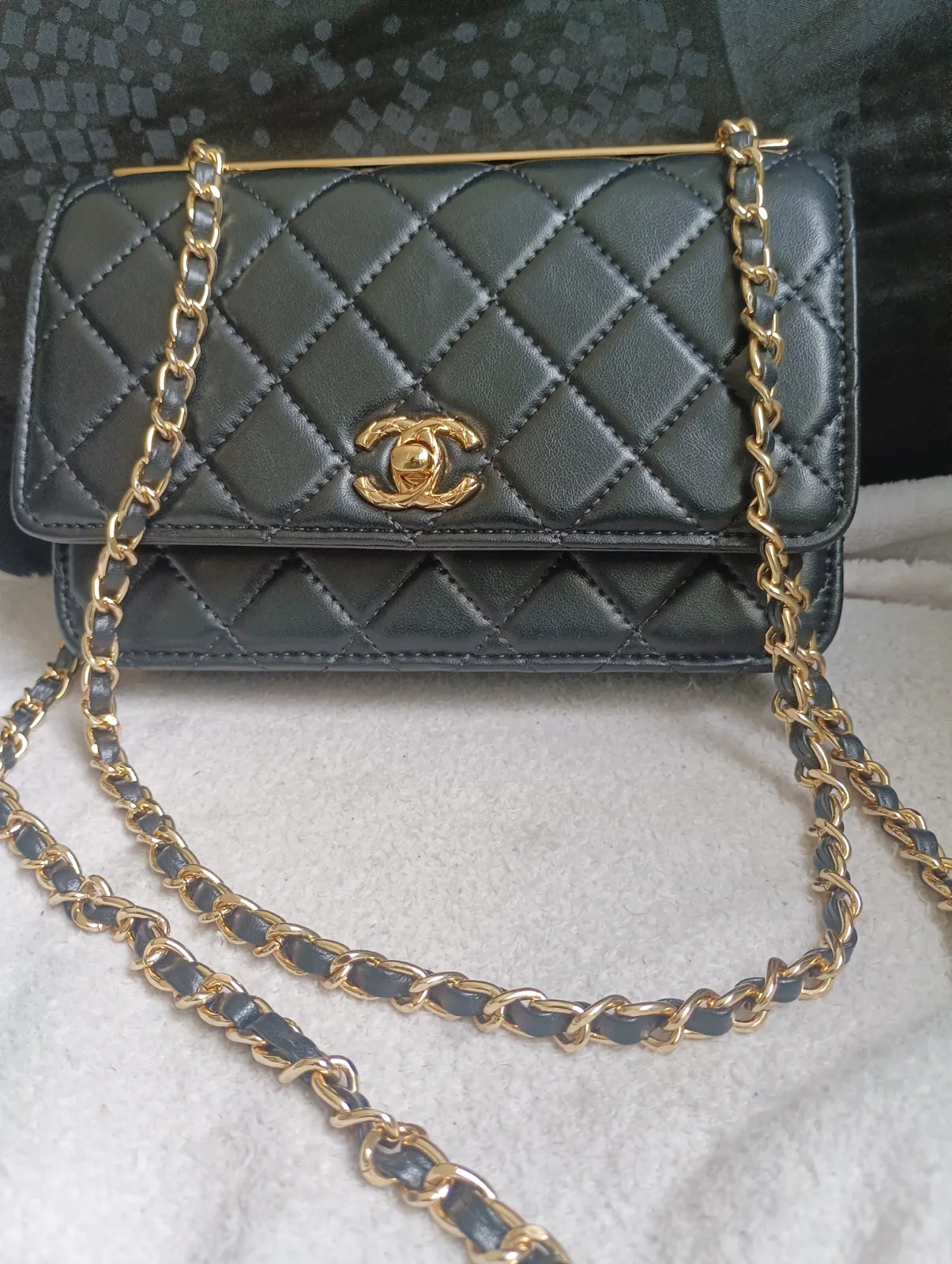 Chanel sac à main matelassé chaîne dorée