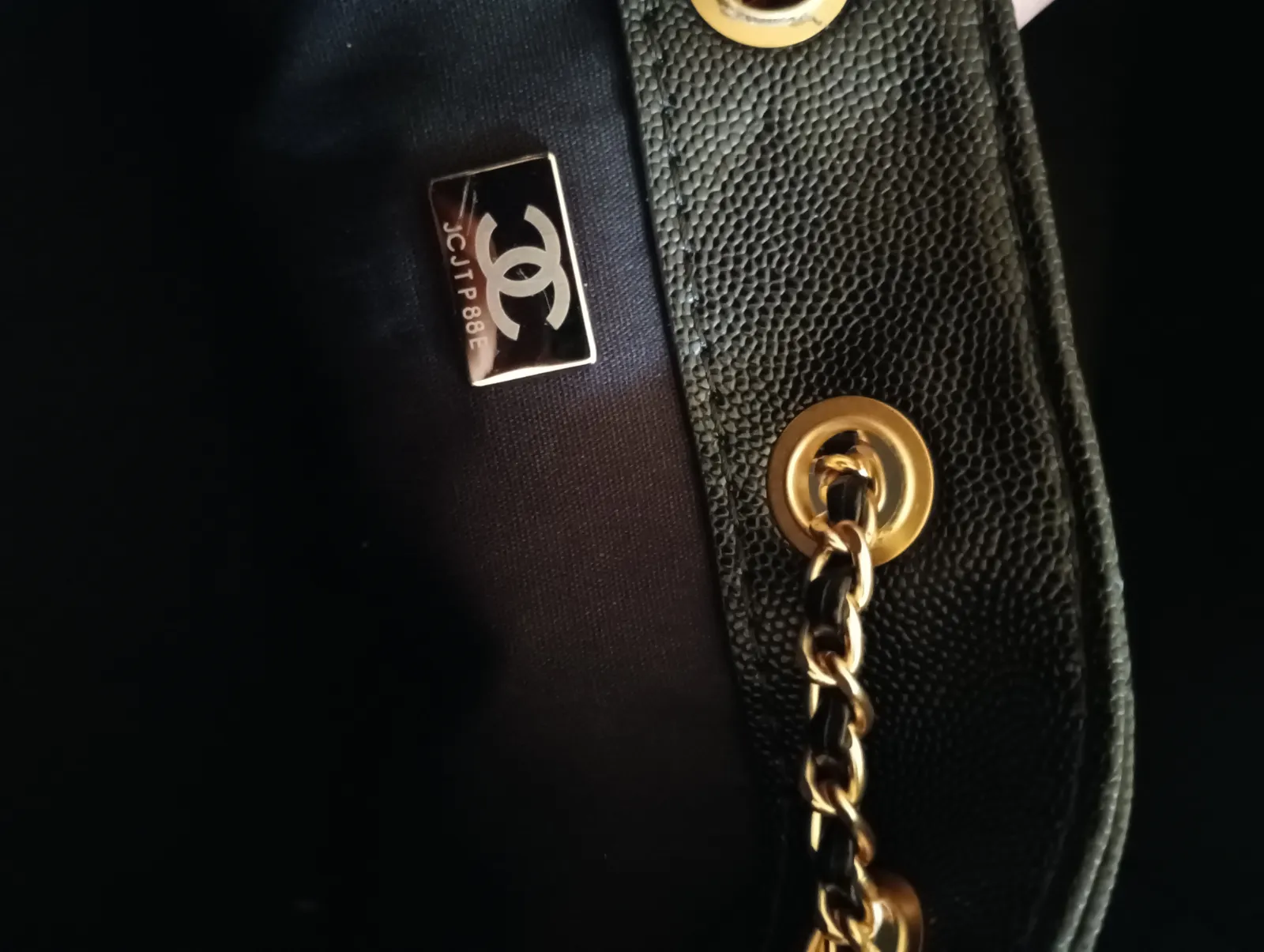 Chanel sac à main chaîne dorée noir 5