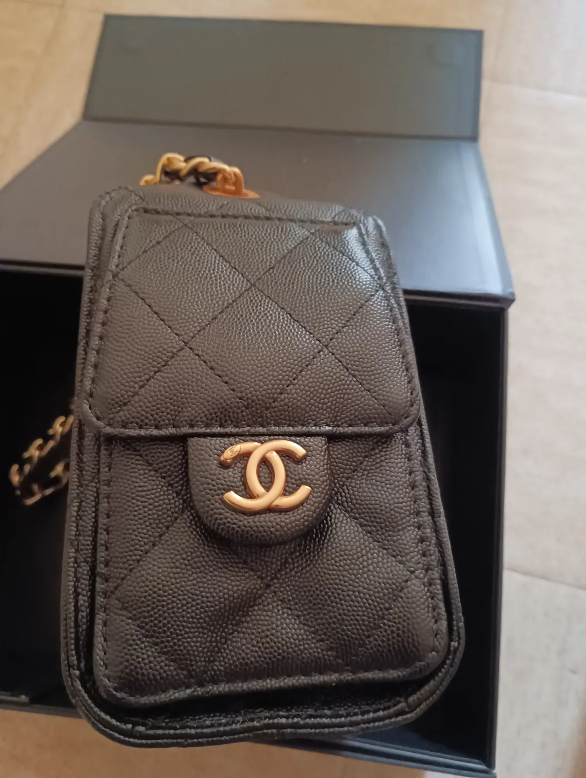 Chanel sac à main chaîne dorée noir 7