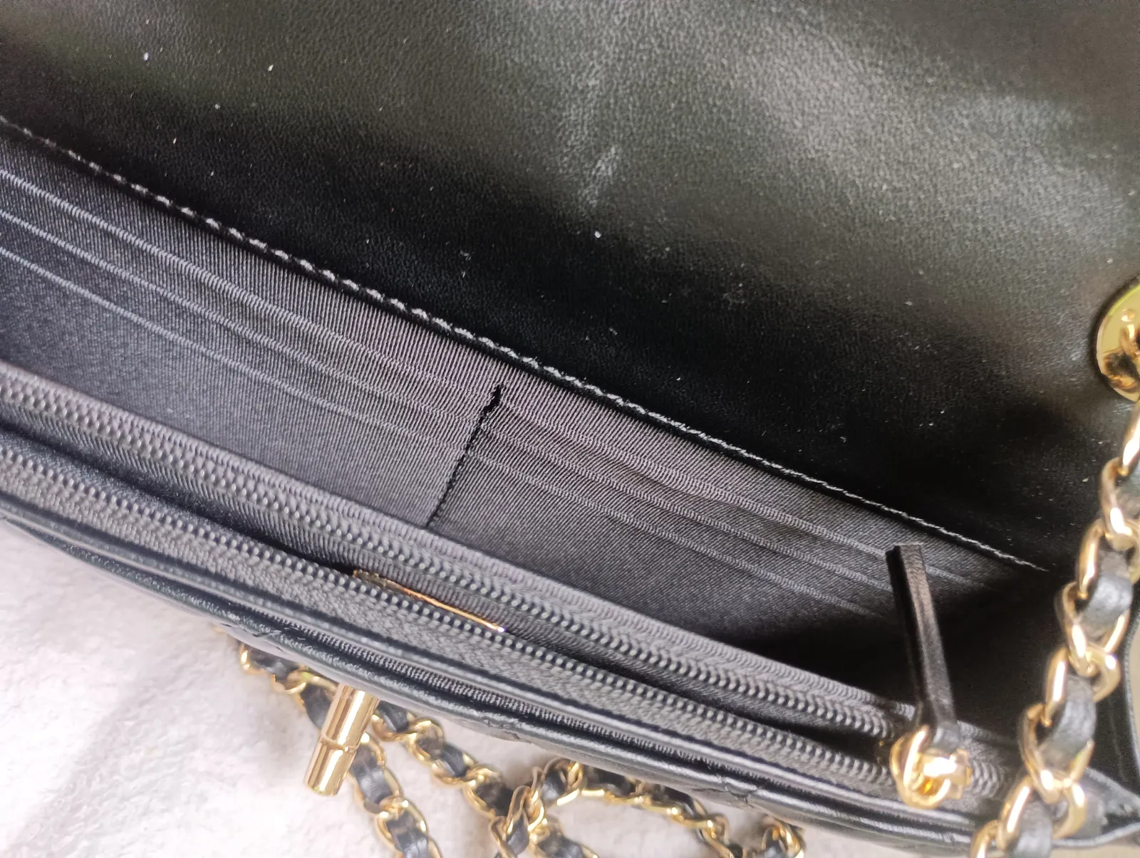 Chanel sac à main matelassé chaîne dorée 6