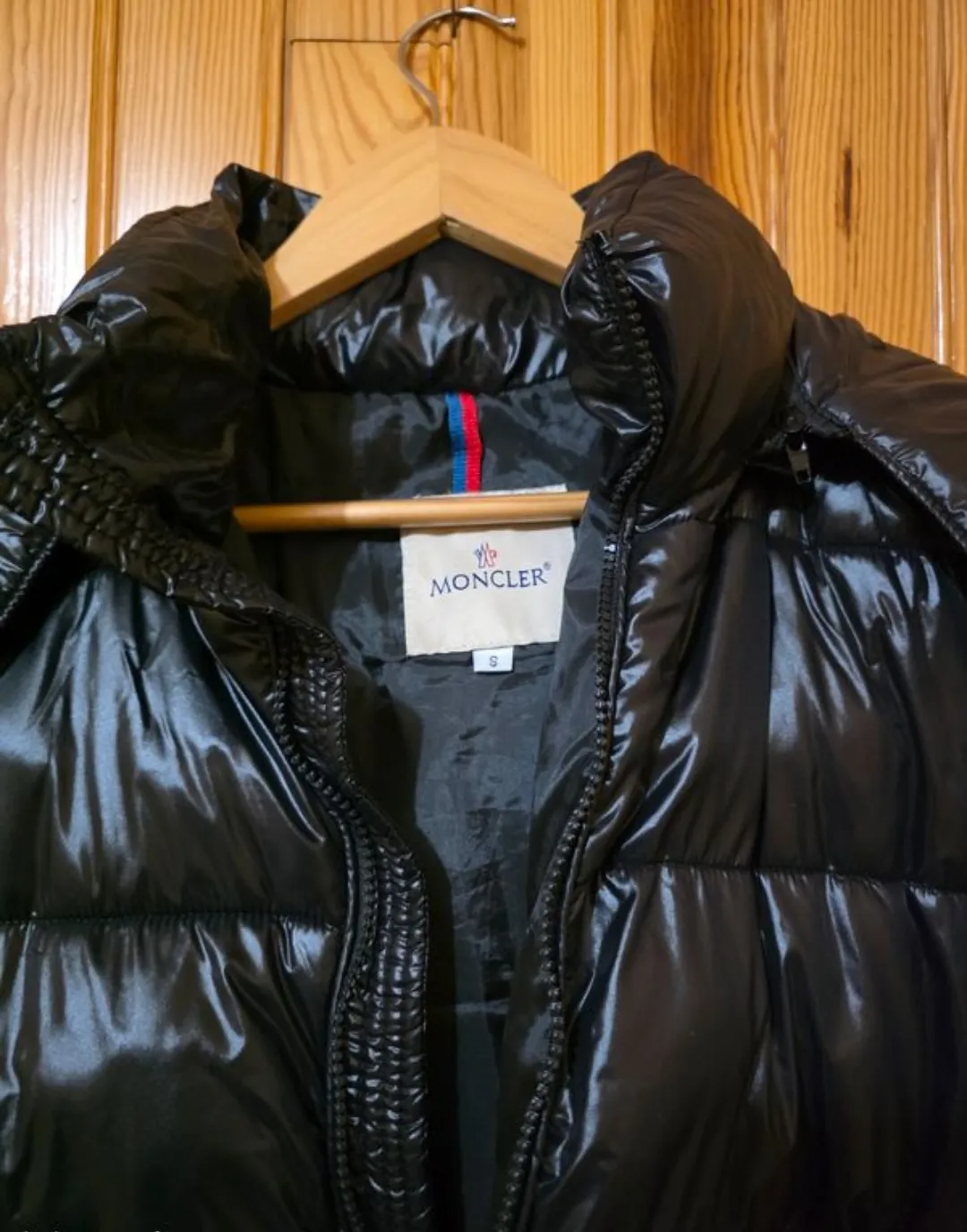 Moncler doudoune noire brillante