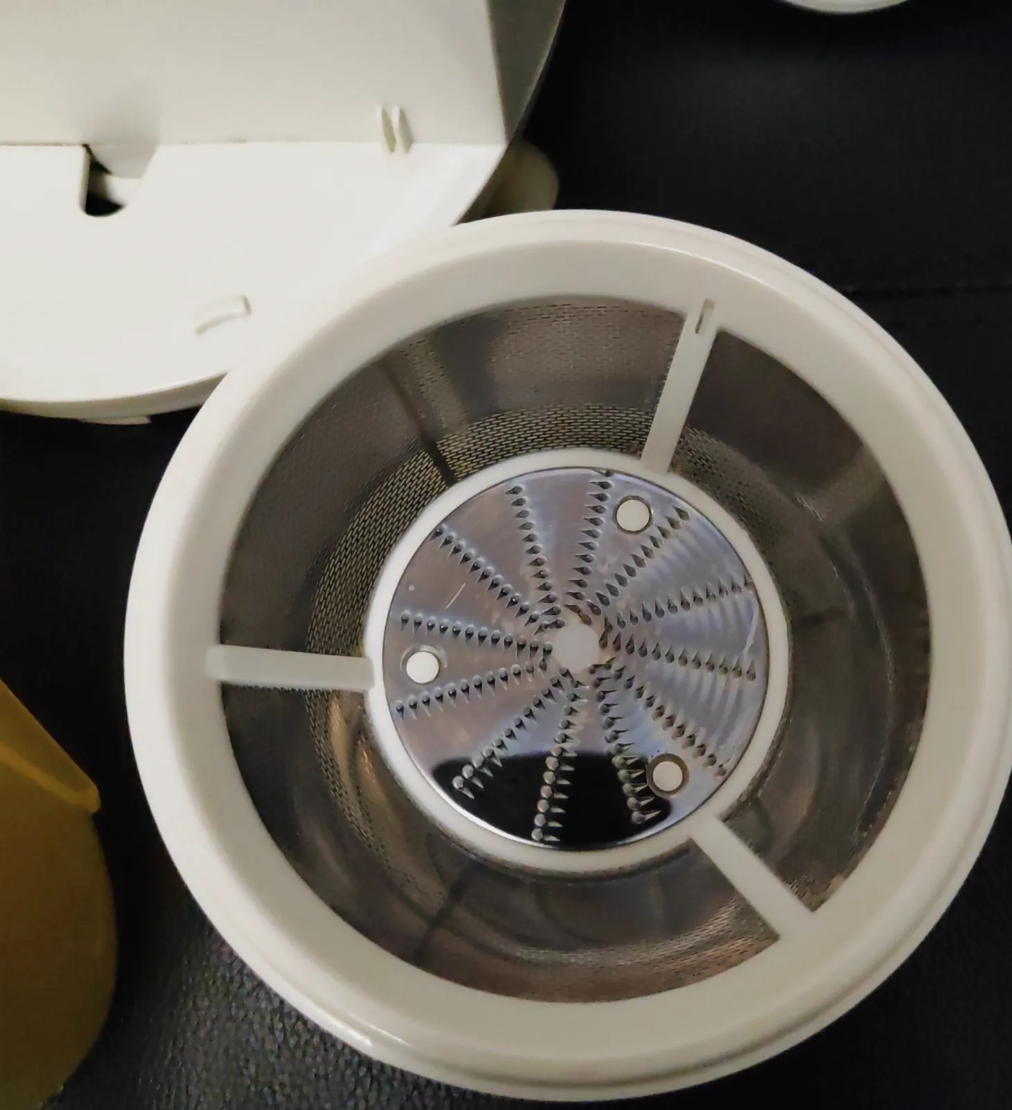 Centrifugeuse Techwood blanche et jaune – Techwood 5
