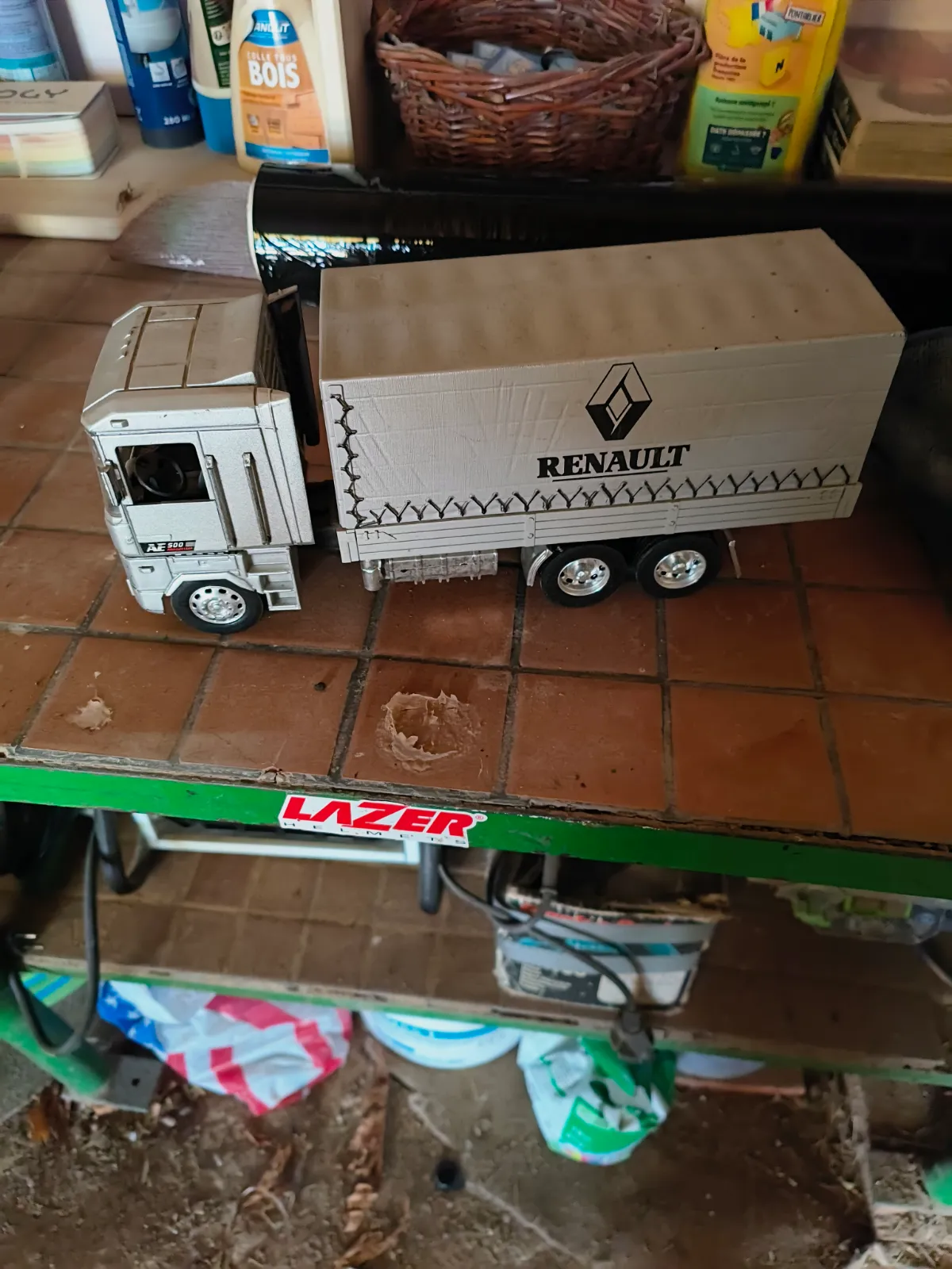 Camion miniature  – Renault 2