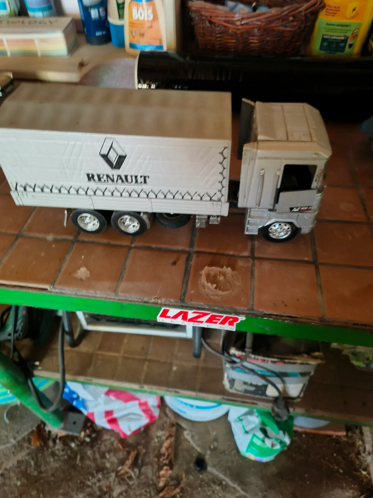 Camion miniature  – Renault 3