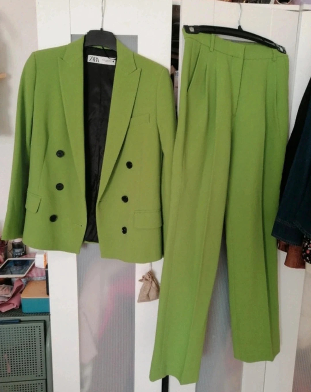 Ensemble tailleur vert Zara Veste XS & Pantalon S Porté 1 fois – Zara – taille XS 2