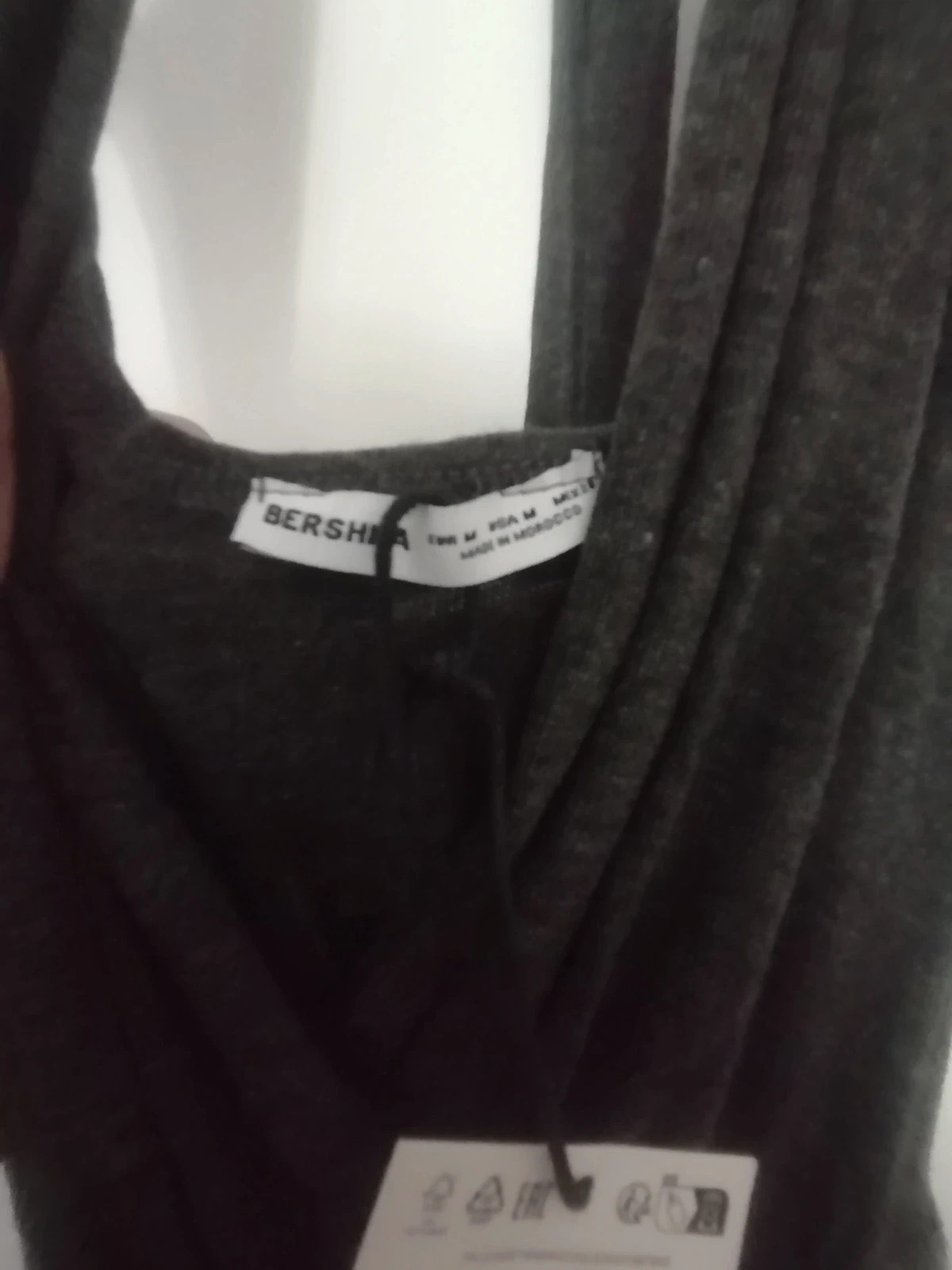 Robe grise asymétrique bershka – Bershka – taille M 4