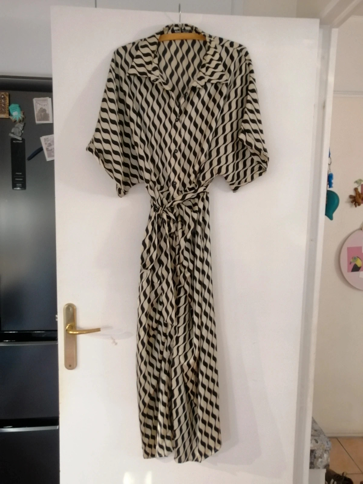 Robe satinée beige et noire – Shein – taille XL