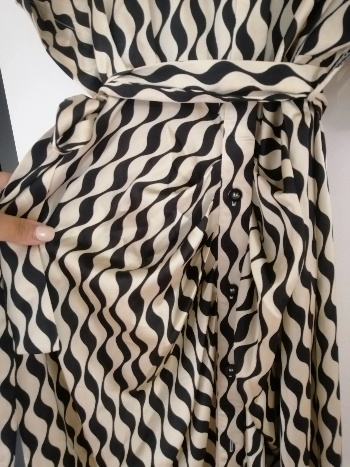 Robe satinée beige et noire – Shein – taille XL 4